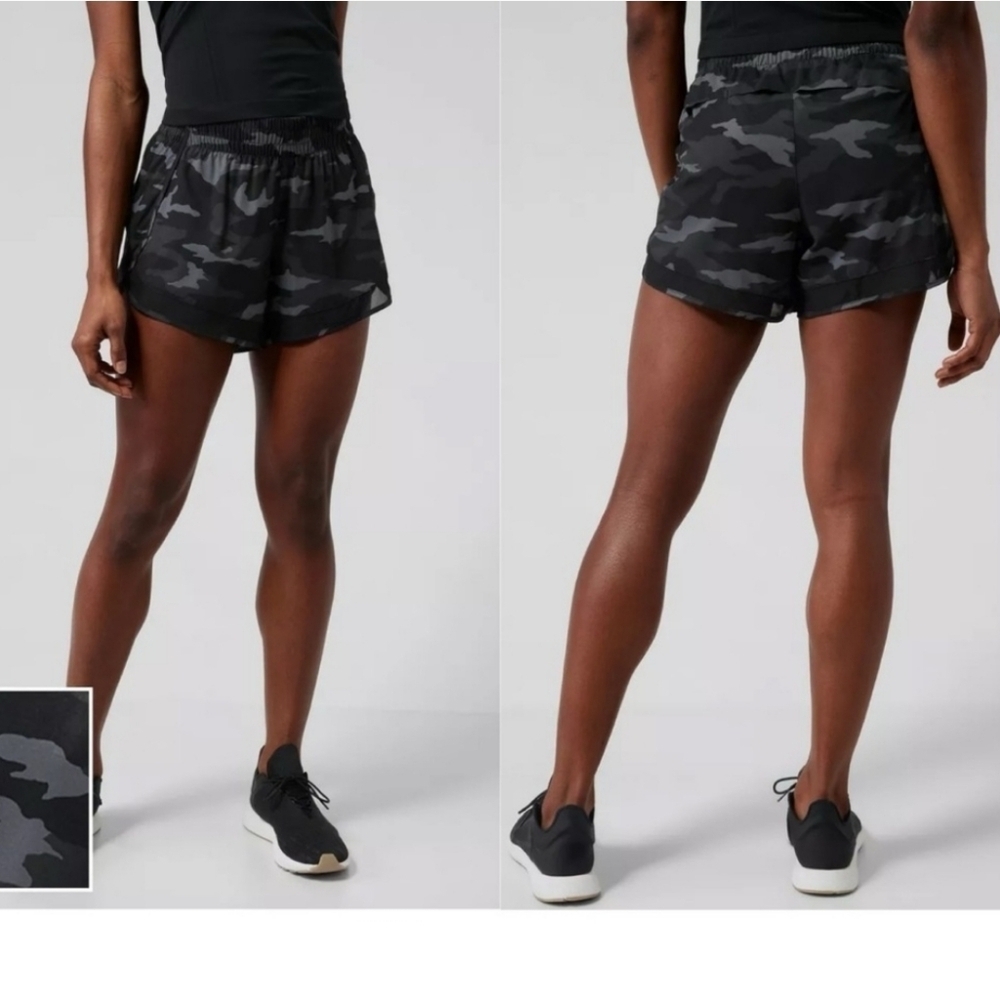 ATHLETA Printed Mesh Racer Run Short 4” Size Small Camo